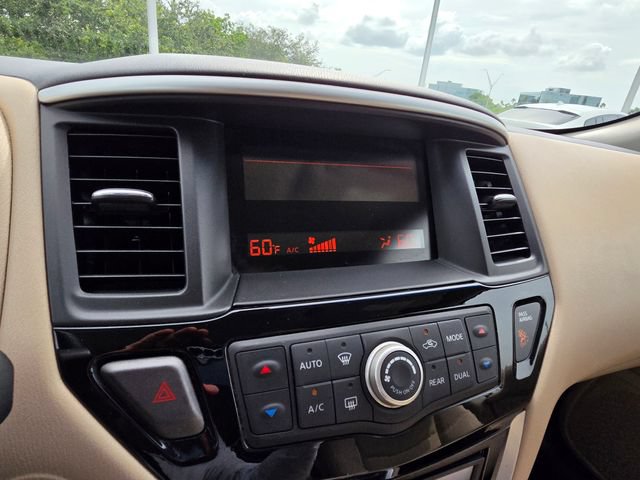 Used 2016 Nissan Pathfinder S FWD image 27