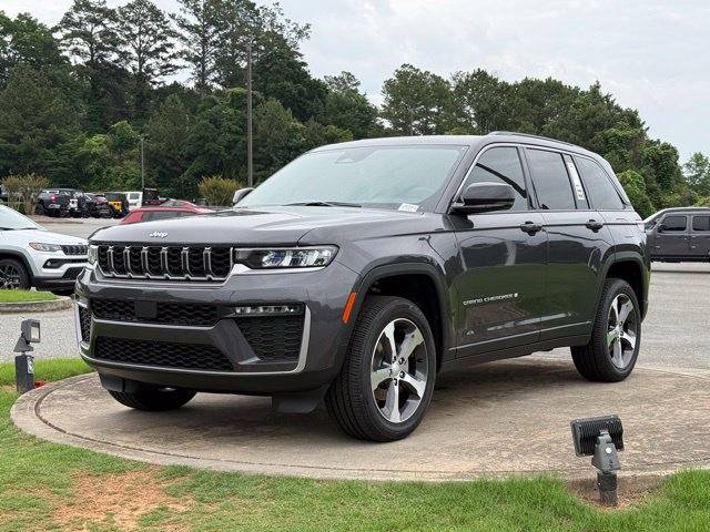 New 2026 Jeep Grand Cherokee Limited w/ Trailer Tow Package AWD/4WD image 3