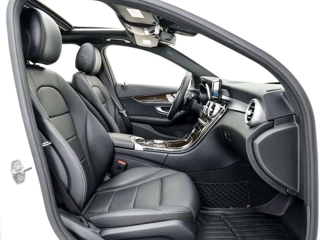 Used 2019 Mercedes-Benz C 300 4MATIC Sedan image 22