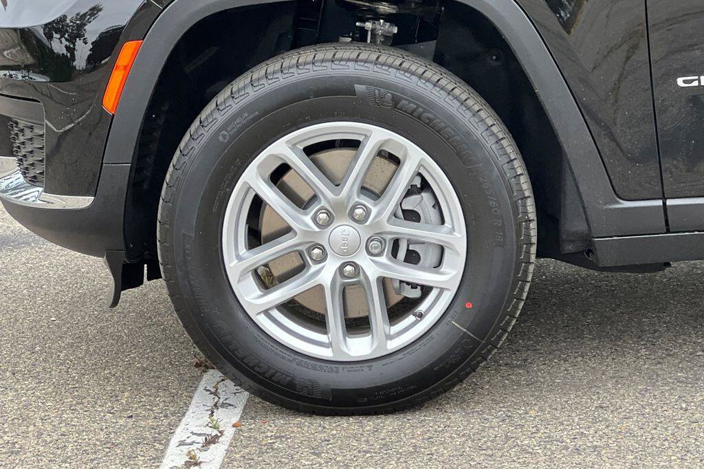 New 2026 Jeep Grand Cherokee L 4WD image 25