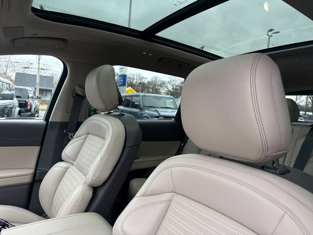 Used 2025 Lincoln Nautilus Reserve image 26