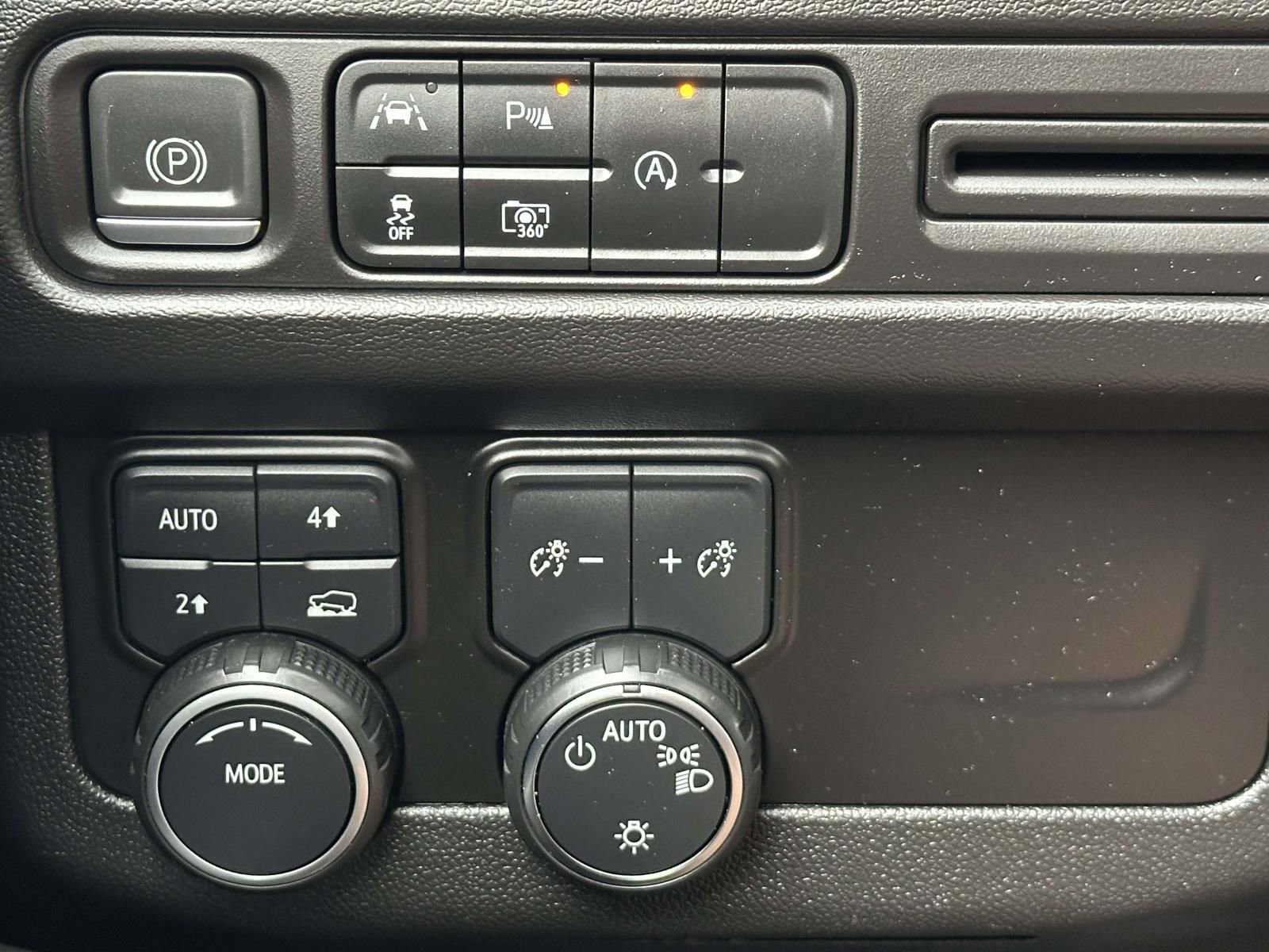 Certified 2023 Chevrolet Suburban RST w/ Luxury Package image 17