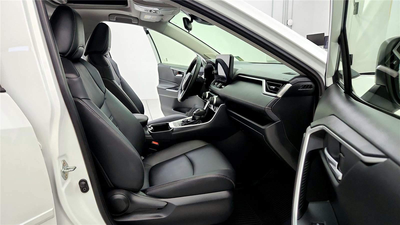 Used 2025 Toyota RAV4 XLE Premium w/ Weather Package image 17