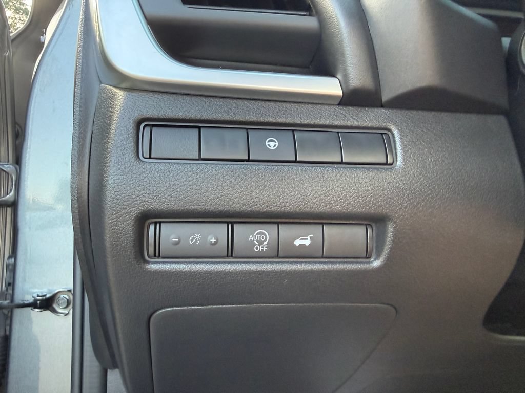 Used 2024 Nissan Rogue SV w/ SV Premium Package AWD/4WD image 28