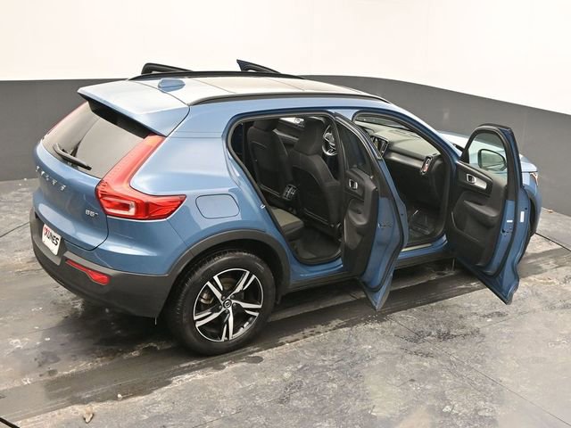 Used 2024 Volvo XC40 B5 Core image 64