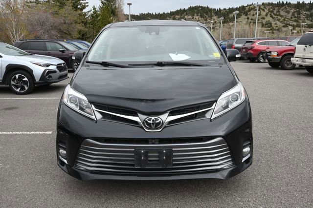 Used 2020 Toyota Sienna Limited image 9