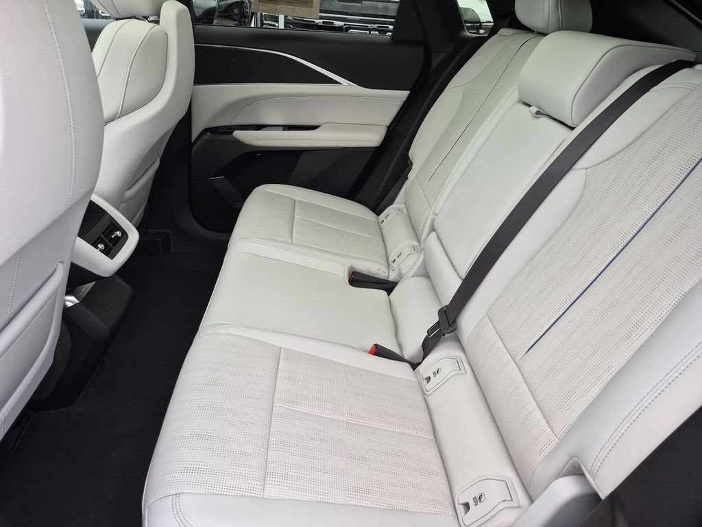 Certified 2024 Cadillac Lyriq Luxury RWD image 18