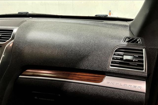 Used 2019 Ford Explorer Limited w/ Equipment Group 301A image 28
