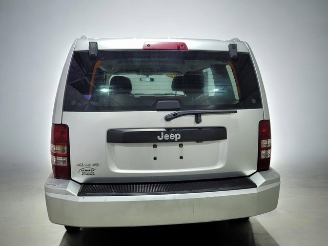 Used 2012 Jeep Liberty Sport image 13