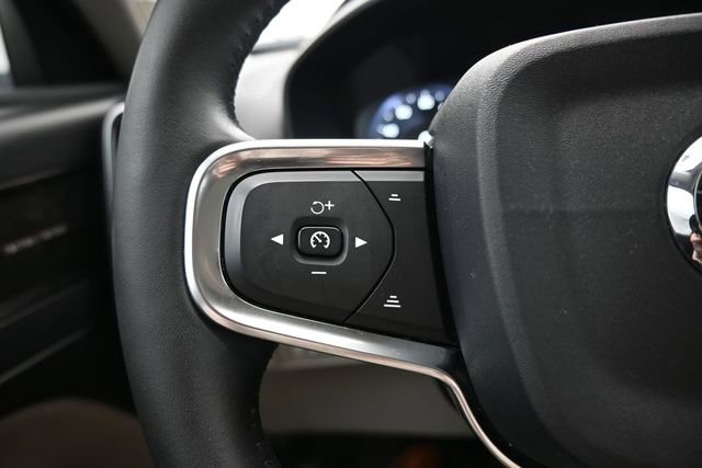 Used 2019 Volvo XC40 T5 Momentum AWD/4WD image 24