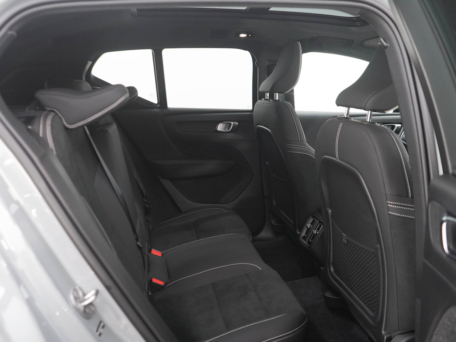 Used 2026 Volvo XC40 B5 Ultra w/ Protection Package Premier AWD/4WD image 13