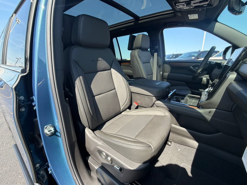 New 2026 GMC Yukon XL Denali w/ Denali Reserve Package AWD/4WD image 24