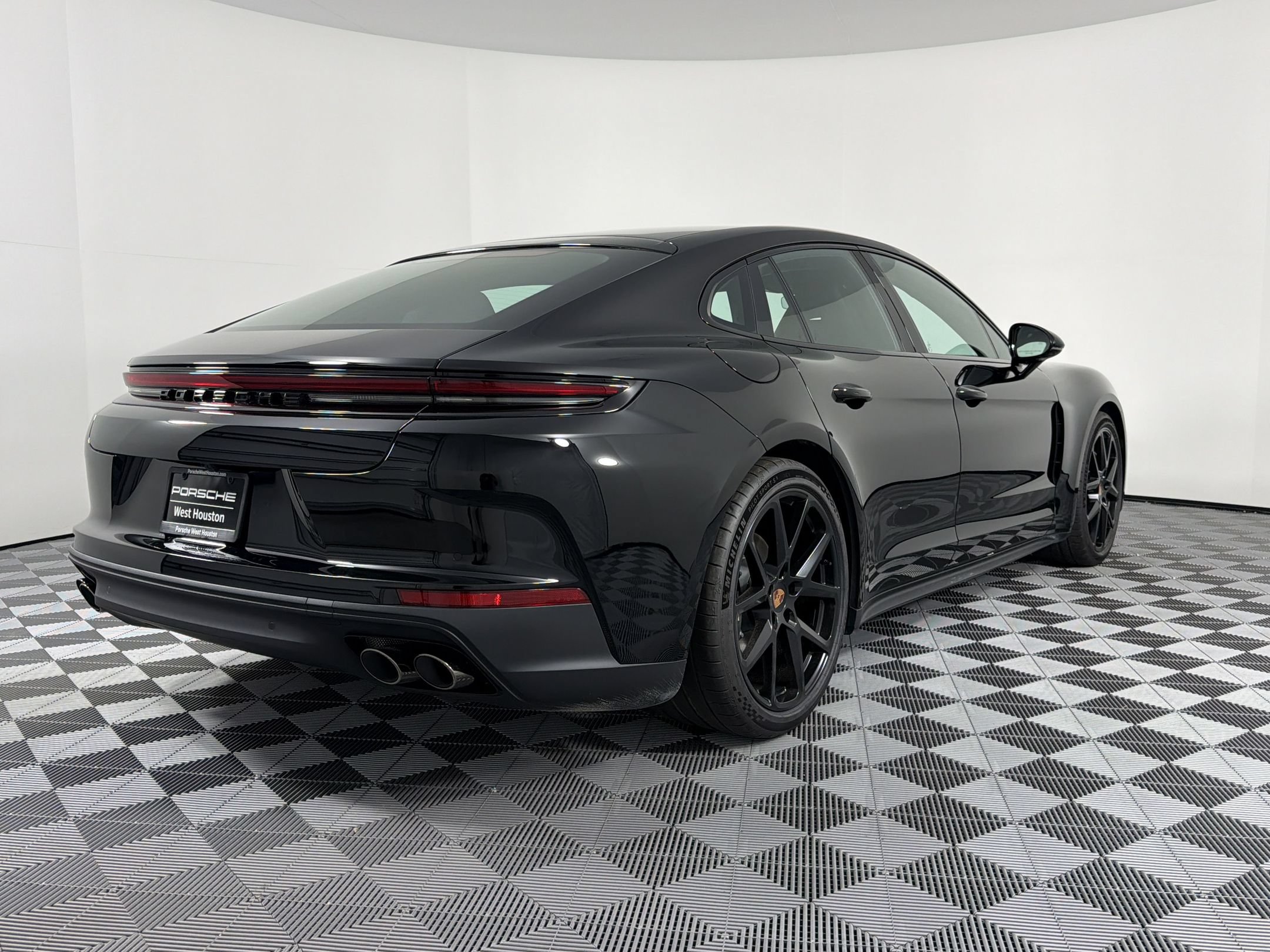 New 2026 Porsche Panamera image 9