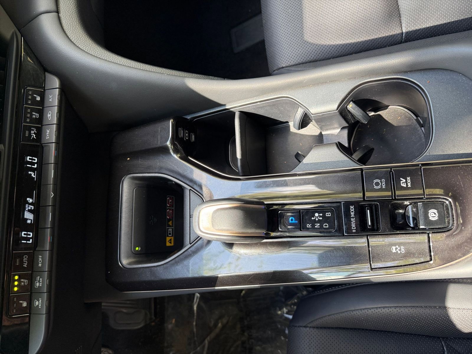 Used 2025 Toyota Crown XLE image 37