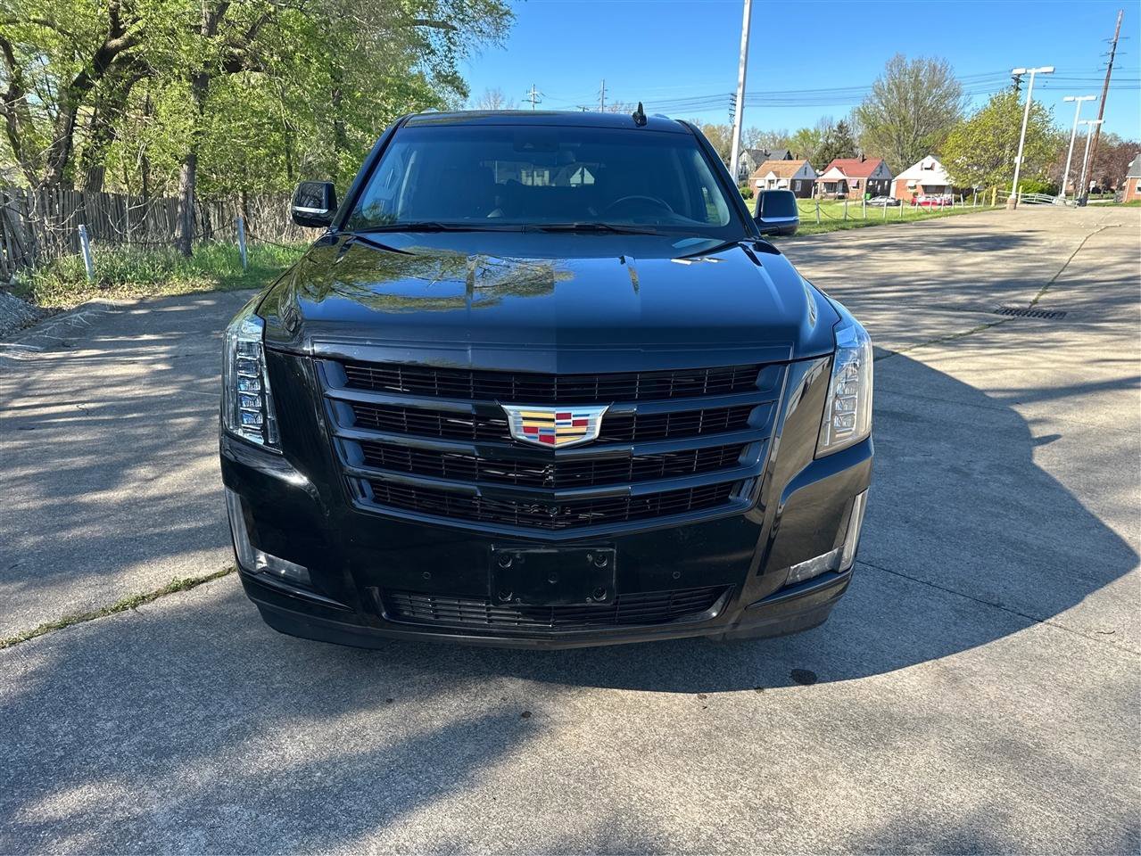 Used 2019 Cadillac Escalade Luxury w/ Escalade Sport Edition AWD/4WD image 24