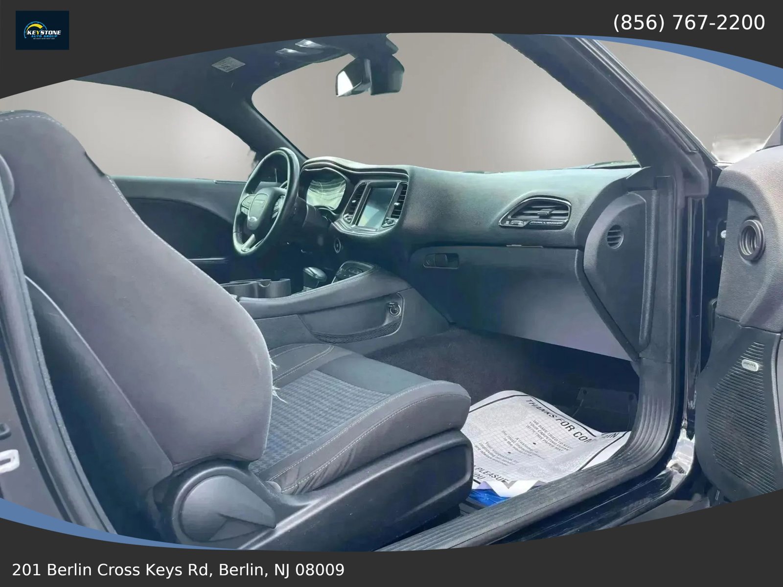 Used 2017 Dodge Challenger SXT w/ Driver Convenience Group image 9