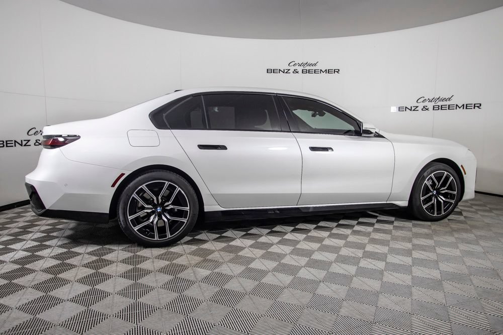 Used 2023 BMW 740i RWD image 4