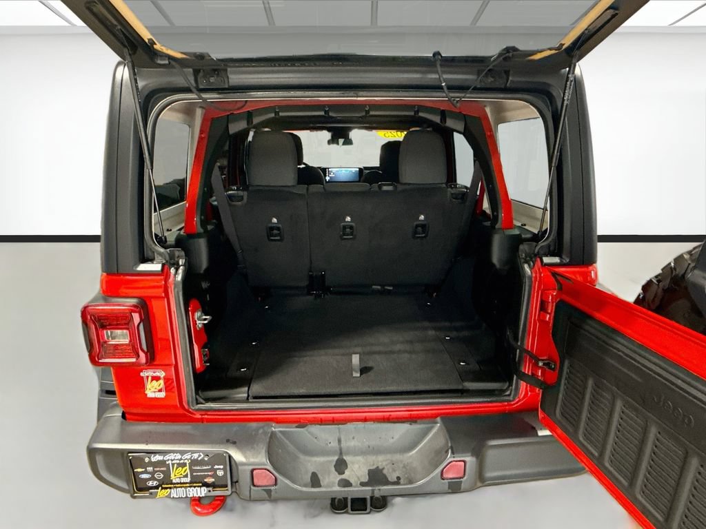 Used 2025 Jeep Wrangler Unlimited Rubicon AWD/4WD image 24
