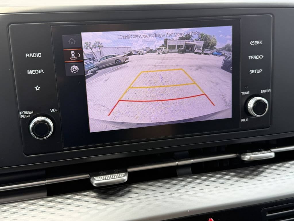 Certified 2024 Kia Carnival LX FWD image 27