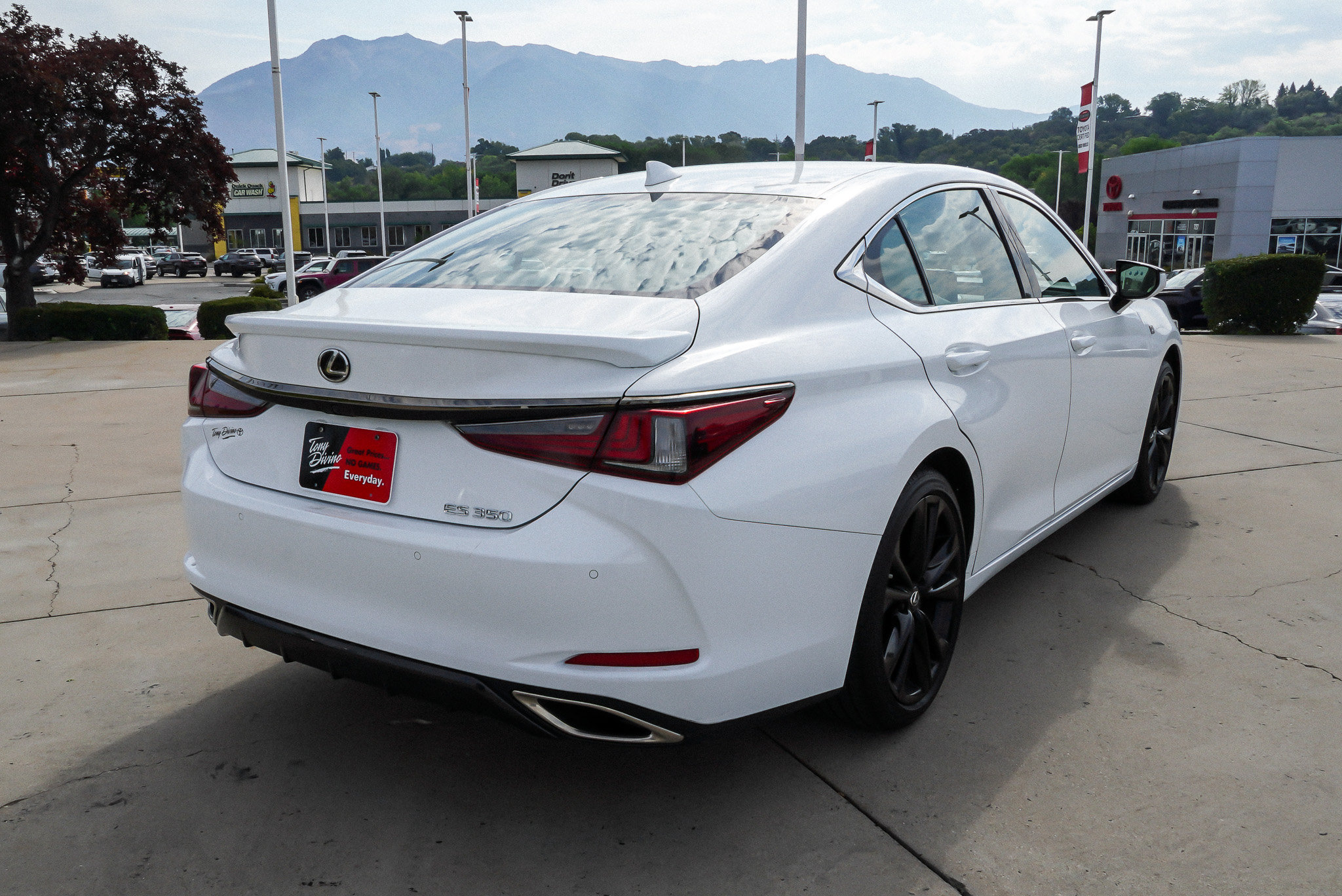 Used 2023 Lexus ES 350 F Sport w/ Accessory Package (Z2) FWD image 8