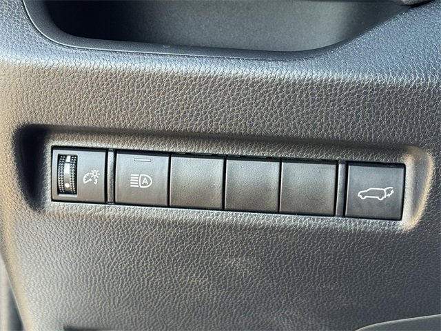 Used 2021 Toyota RAV4 XLE w/ Convenience Package image 20