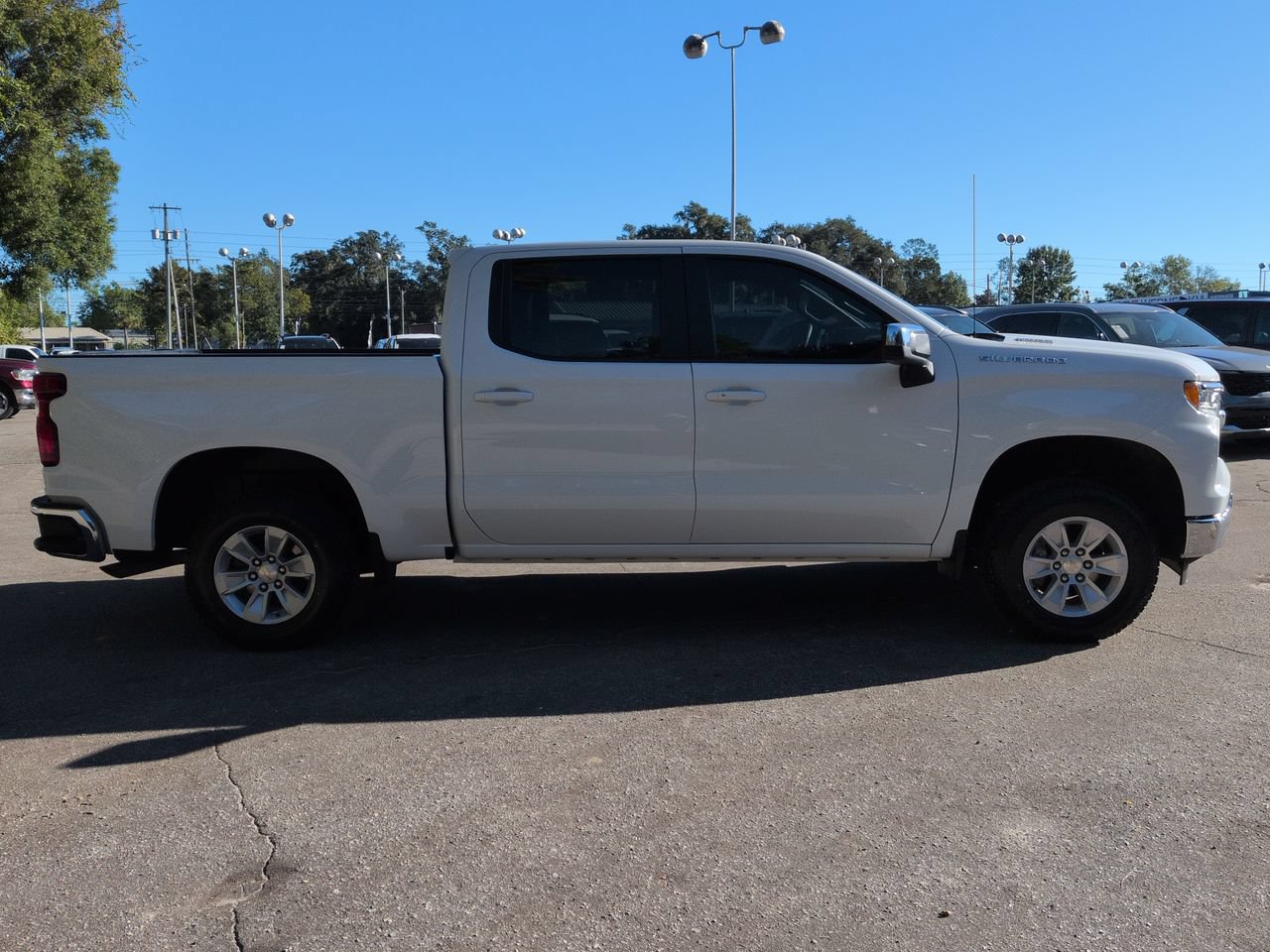 Used 2024 Chevrolet Silverado 1500 LT RWD image 4