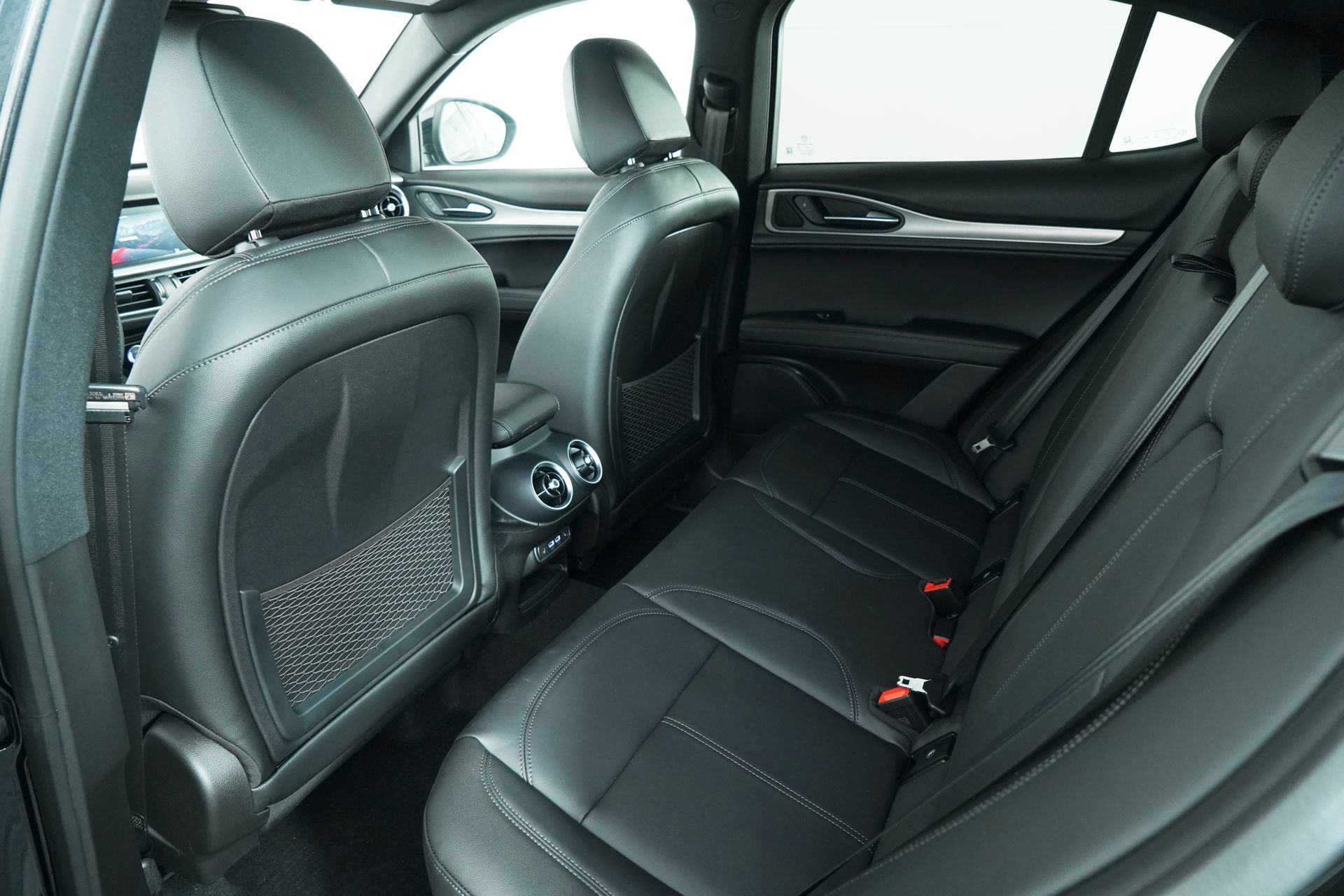 New 2025 Alfa Romeo Stelvio Sprint AWD/4WD image 20
