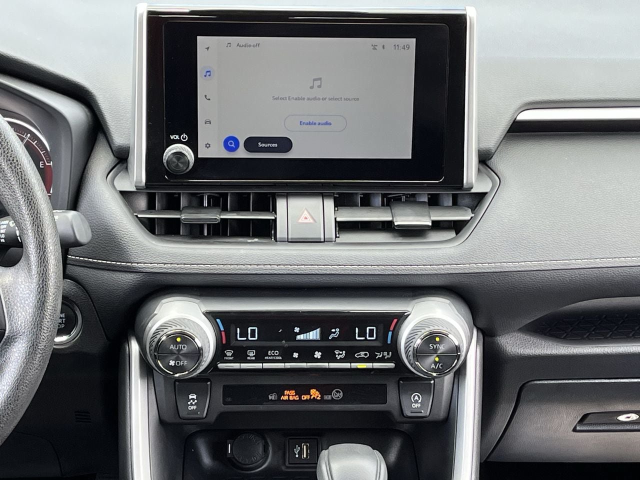 Used 2025 Toyota RAV4 XLE FWD image 15