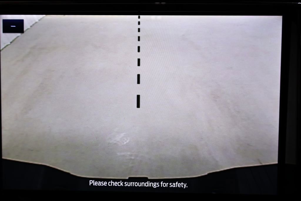 Certified 2022 Ford F250 Lariat w/ Black Appearance Package image 34