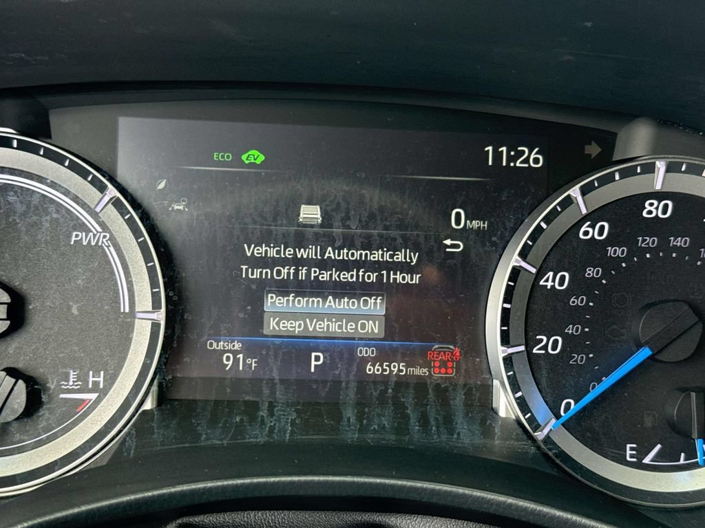 Used 2024 Toyota Highlander XLE FWD image 28