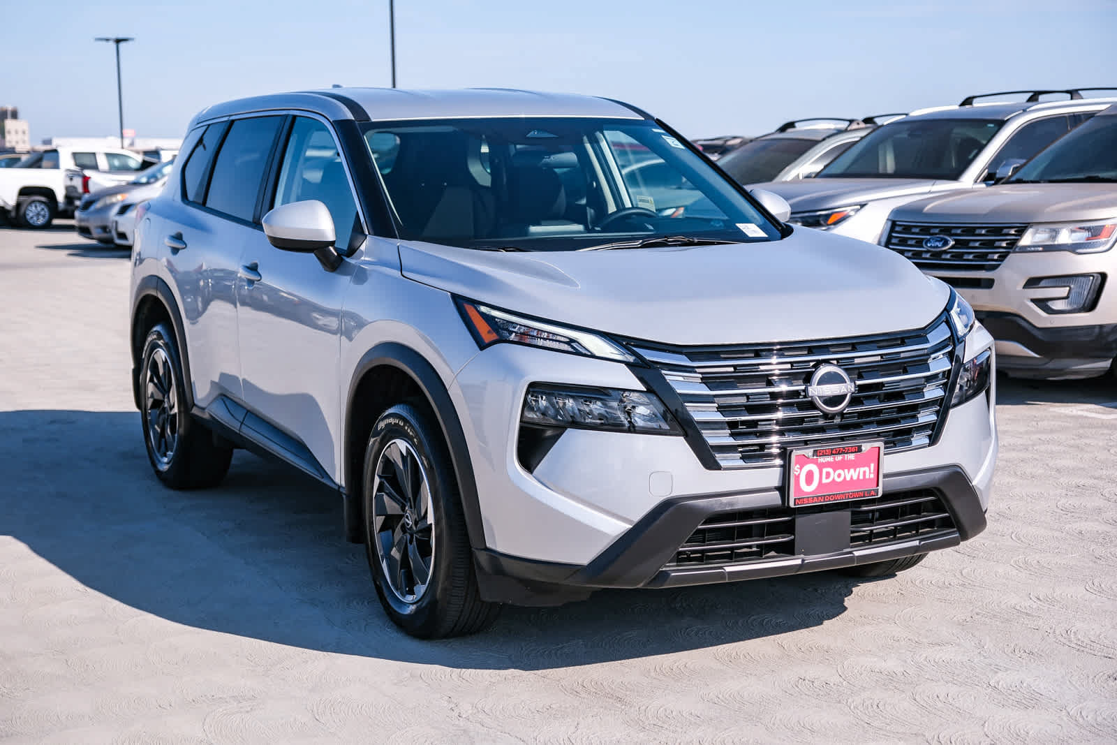 Used 2025 Nissan Rogue SV AWD/4WD image 3