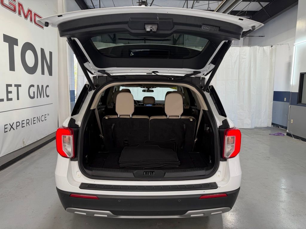 Used 2024 Ford Explorer XLT w/ Equipment Group 202A image 34