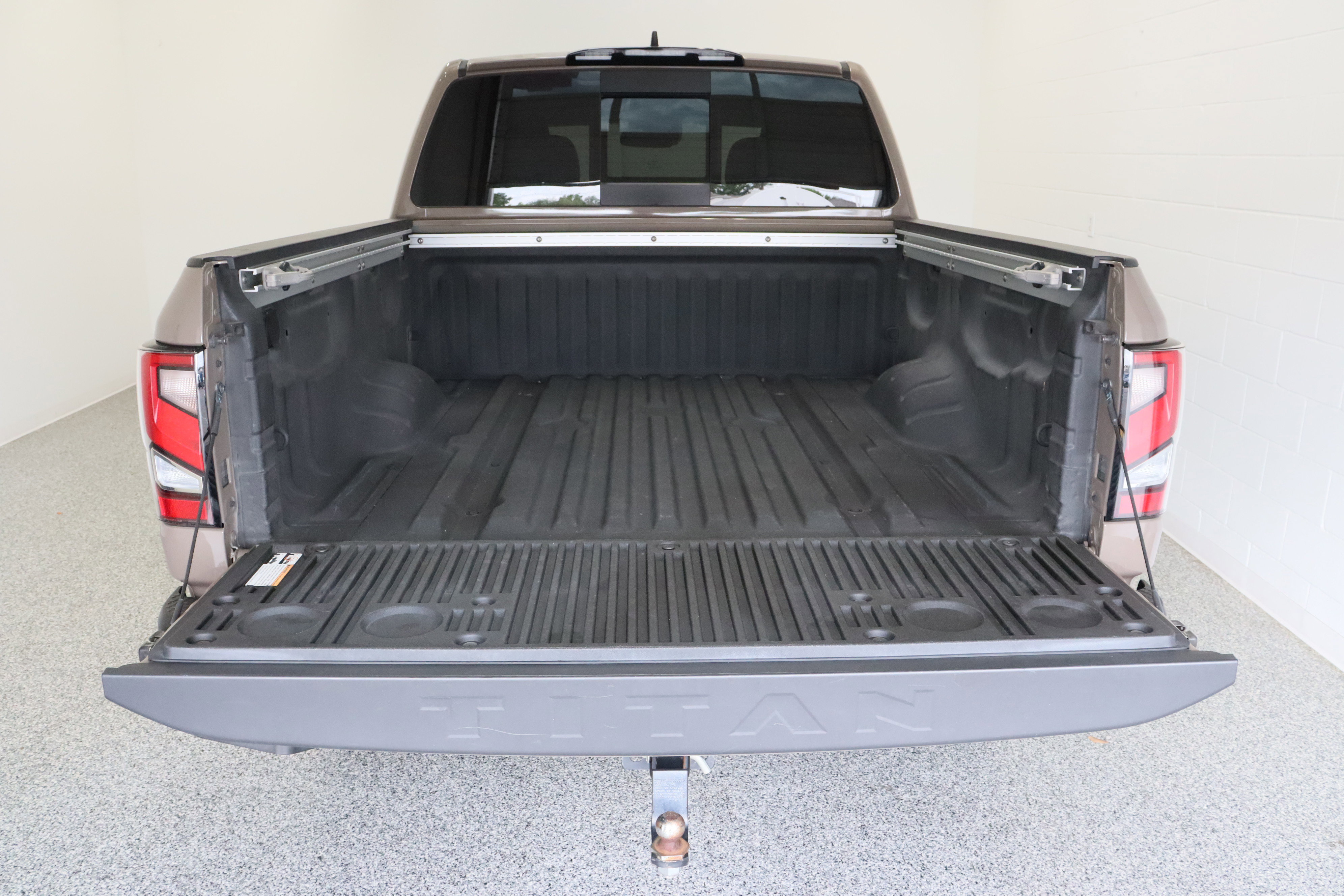 Used 2022 Nissan Titan PRO-4X w/ Pro-4x Convenience Package image 35
