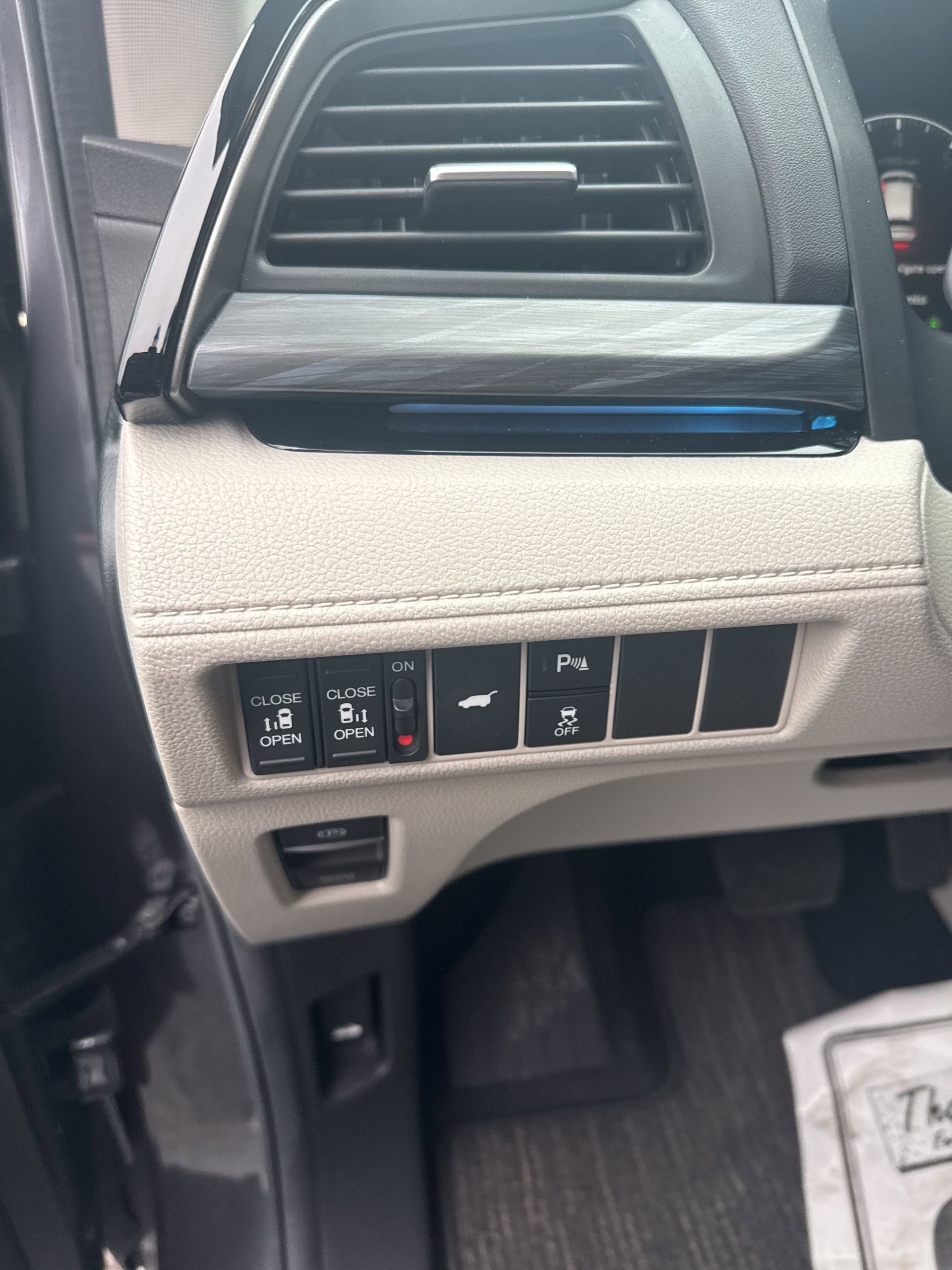 Used 2025 Honda Odyssey Elite image 14