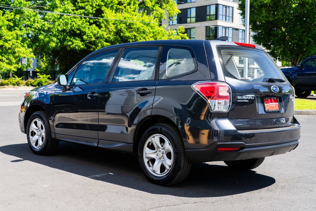 Used 2017 Subaru Forester 2.5i AWD/4WD image 4