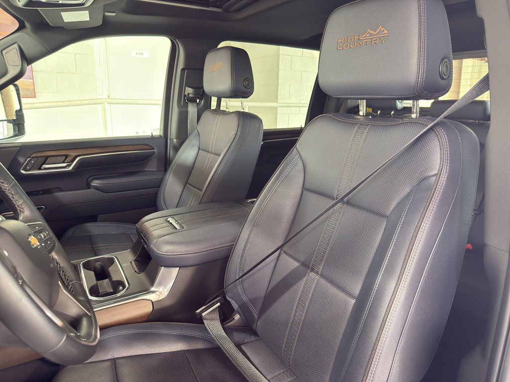 Used 2024 Chevrolet Silverado 2500 High Country w/ Technology Package image 23
