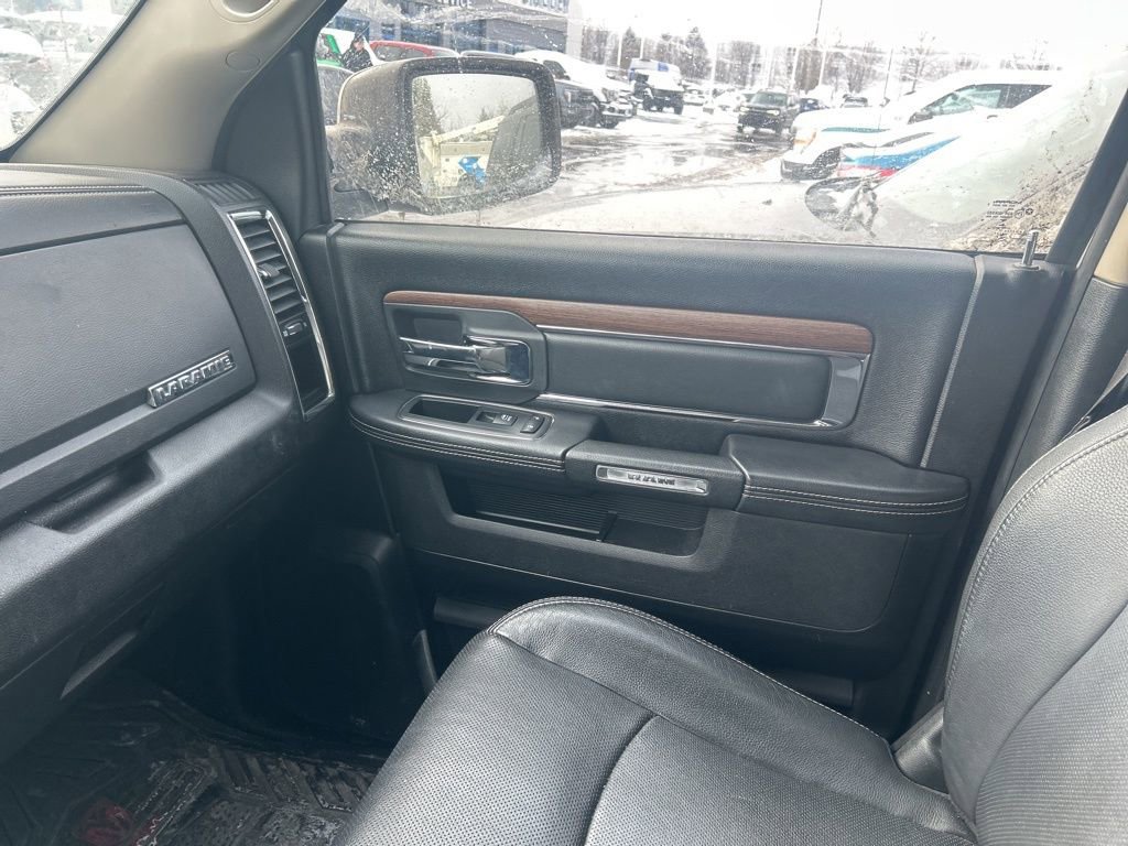 Used 2017 RAM 1500 Laramie image 13