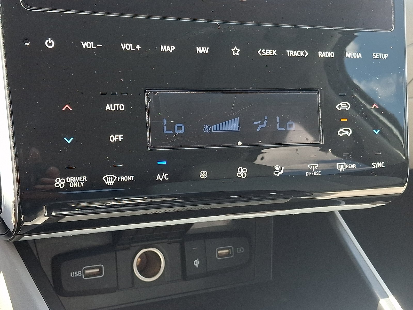 Certified 2024 Hyundai Tucson SEL AWD/4WD image 16