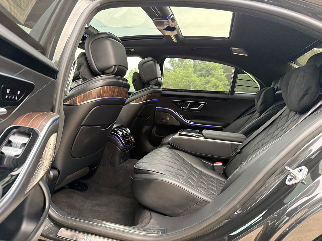 Used 2022 Mercedes-Benz S 580 4MATIC Sedan w/ Rear Seat Package image 17