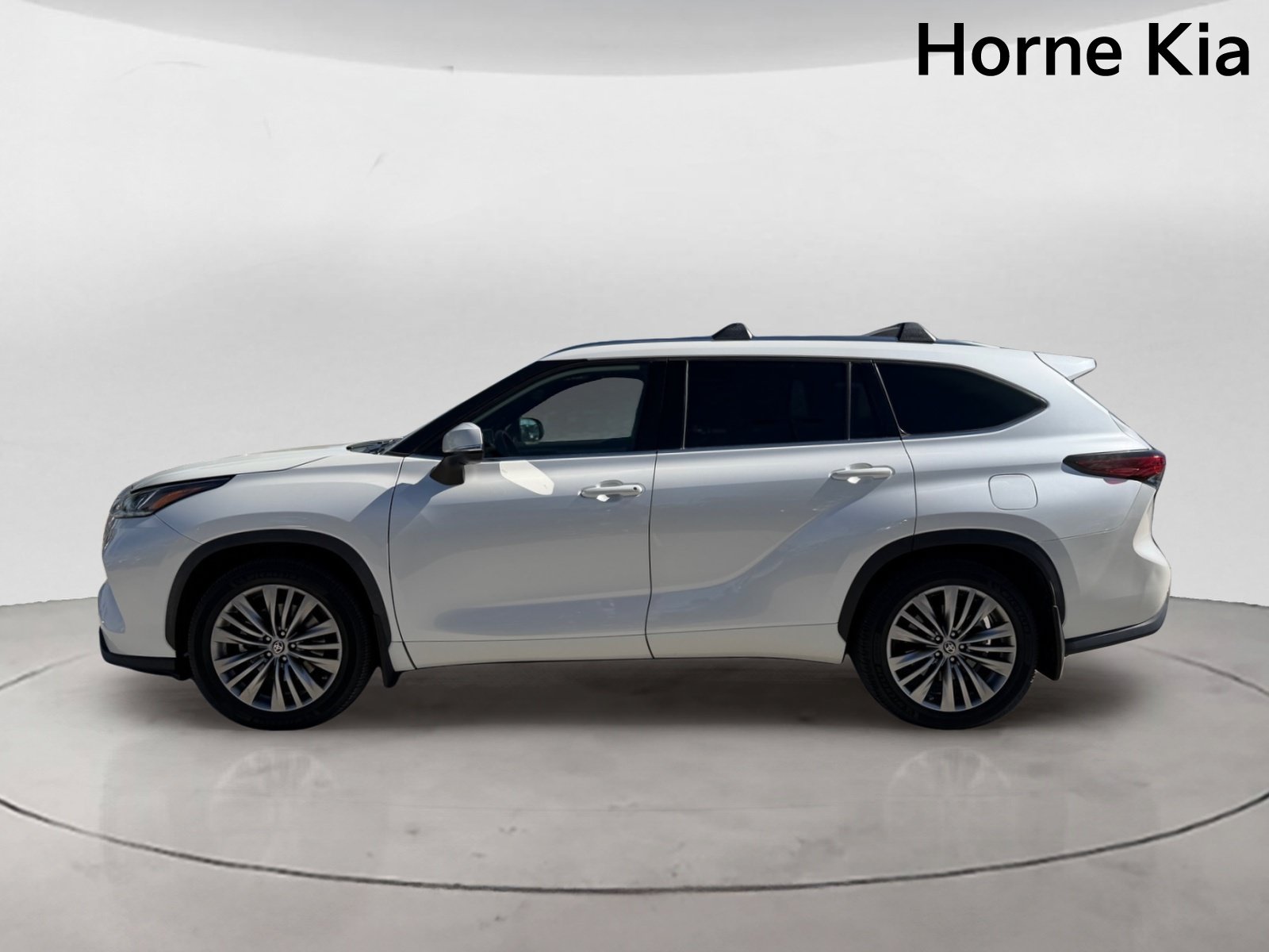 Used 2021 Toyota Highlander Platinum AWD/4WD image 6