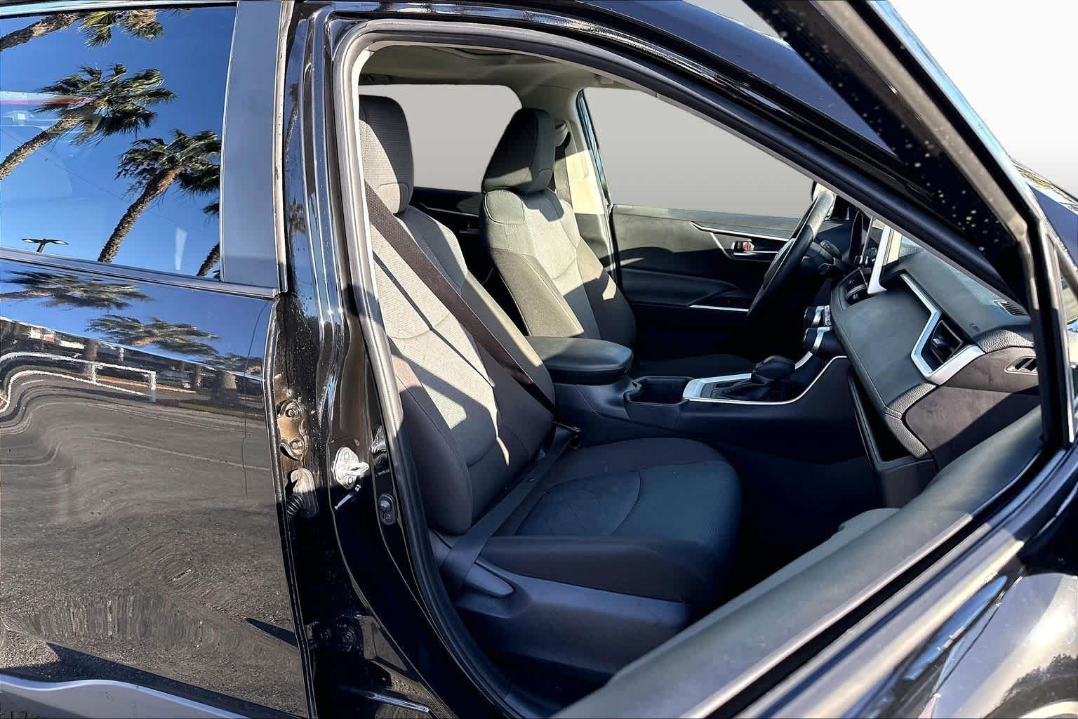 Certified 2025 Toyota RAV4 XLE w/ Convenience Package FWD image 8