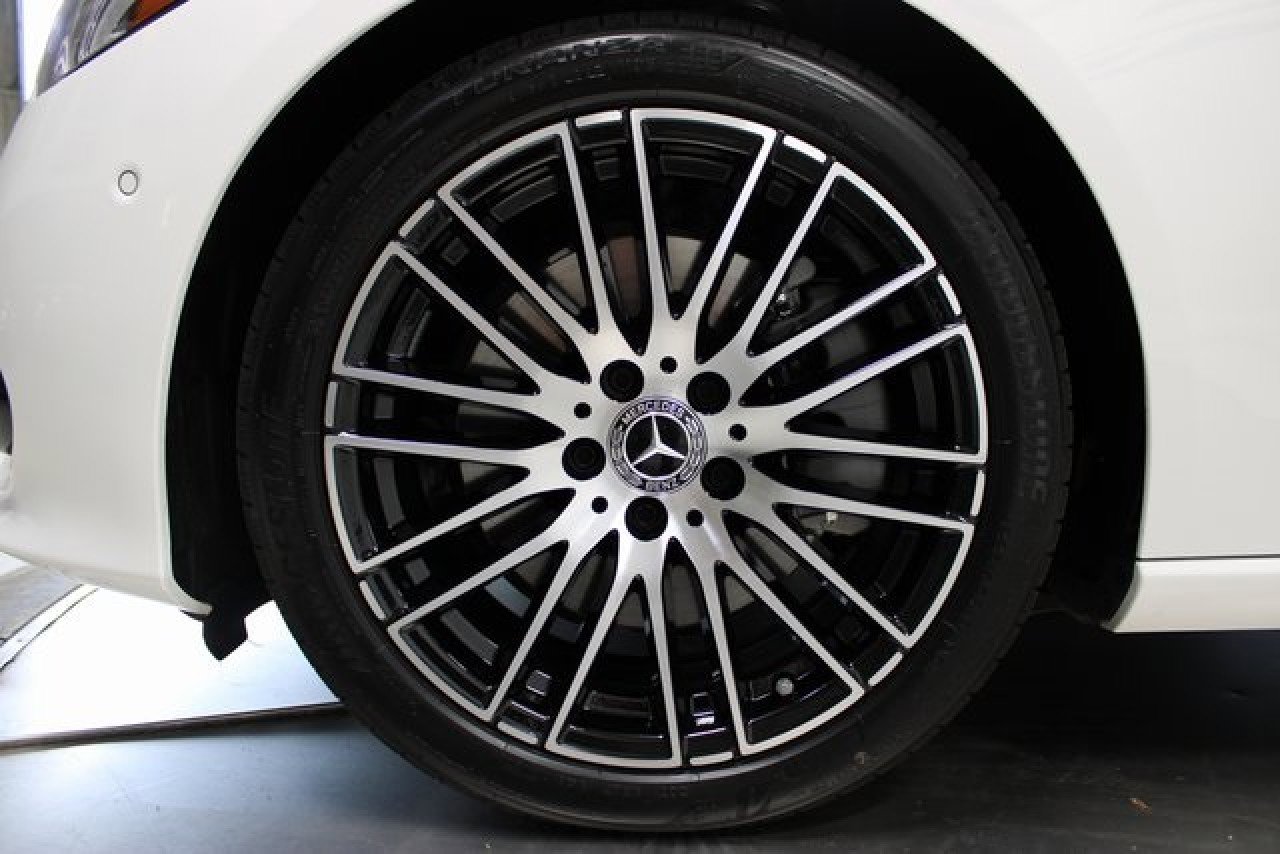 Used 2024 Mercedes-Benz C 300 4MATIC Sedan w/ Exclusive Trim Package image 33