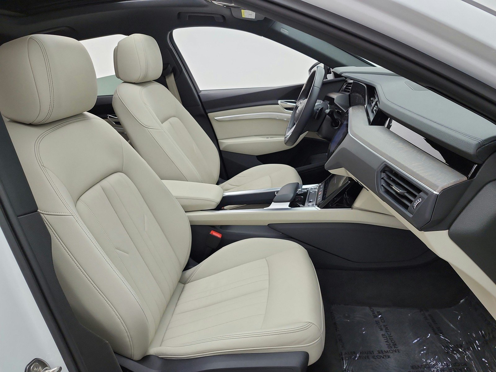 Used 2024 Audi Q8 e-tron Premium AWD/4WD image 19