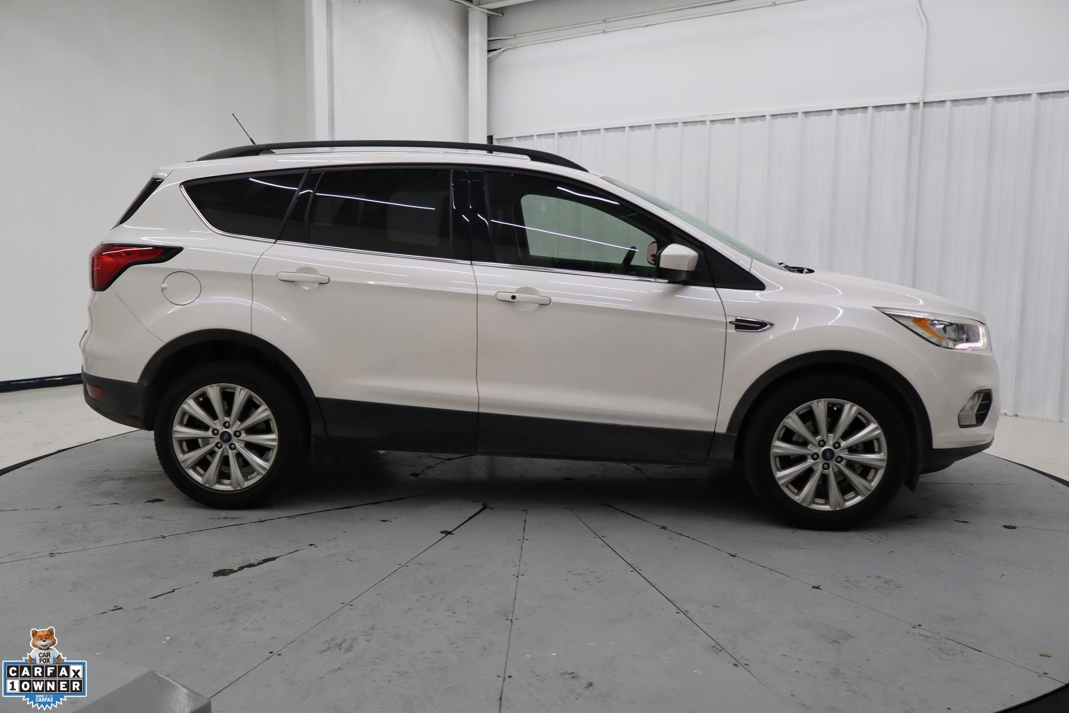 Used 2019 Ford Escape SEL image 2