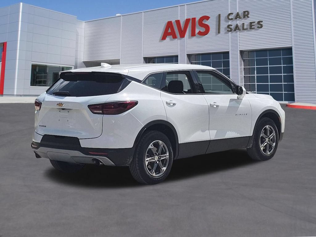 Used 2025 Chevrolet Blazer LT FWD image 6