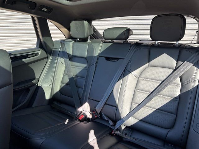 Certified 2026 Porsche Macan AWD/4WD image 24
