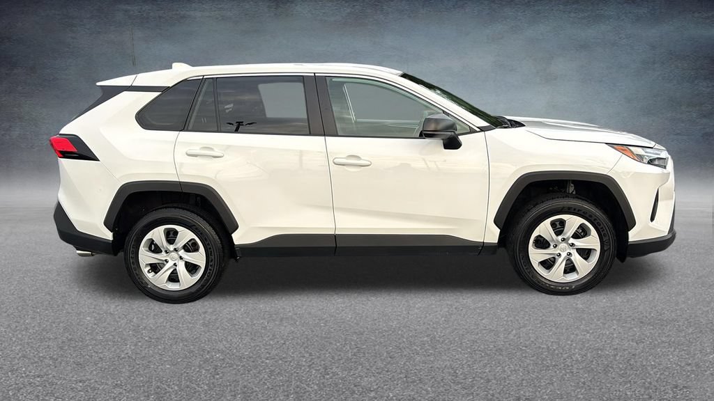 Used 2025 Toyota RAV4 LE AWD/4WD image 26