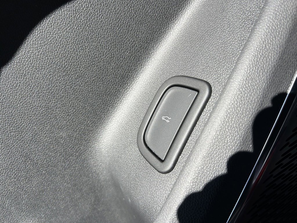 Used 2024 Chevrolet Traverse RS w/ LPO, Floor Liner Package image 49