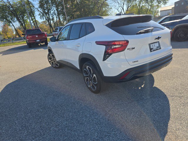 New 2026 Chevrolet Trax RS w/ Driver Confidence Package image 8