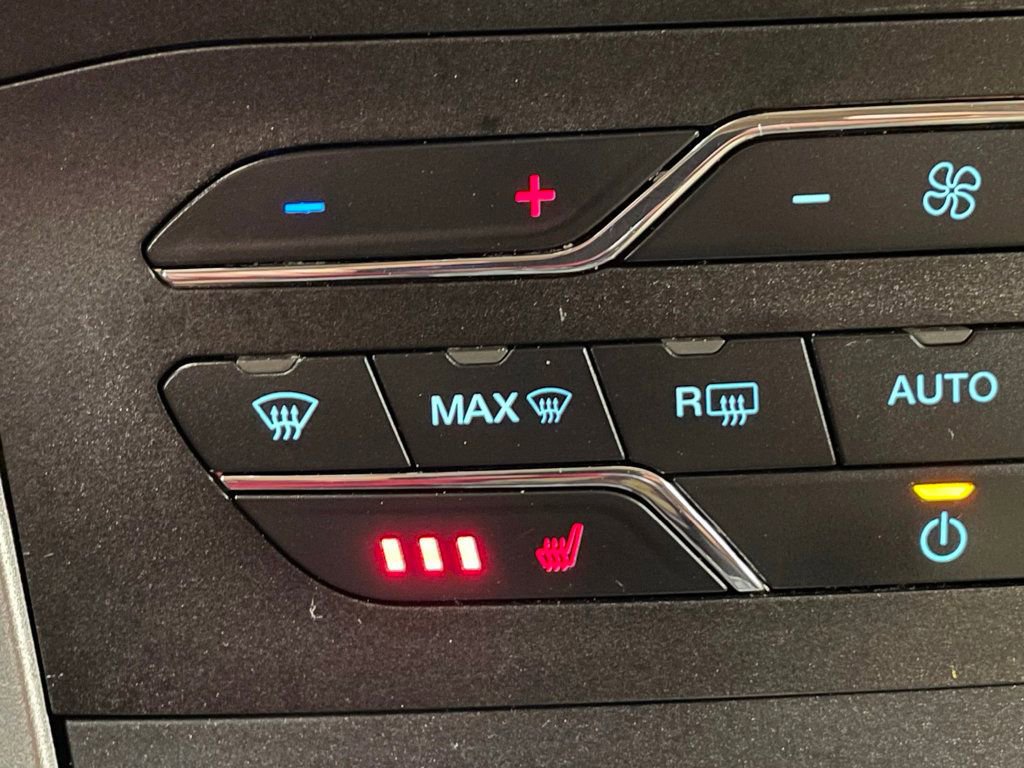 Used 2015 Ford Edge SEL w/ Equipment Group 201A image 31